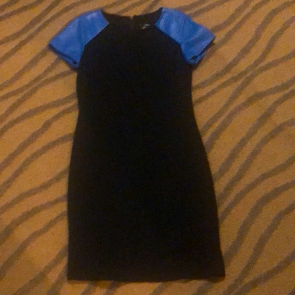 Black stretch dress with leather blue sleeve
